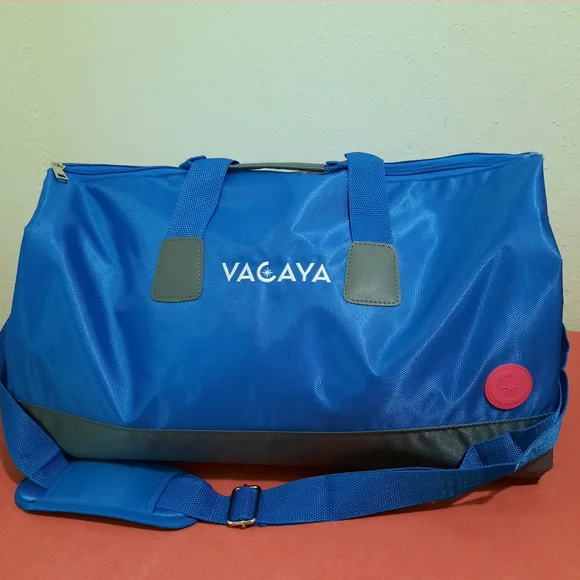 VACAYA blue garment bag